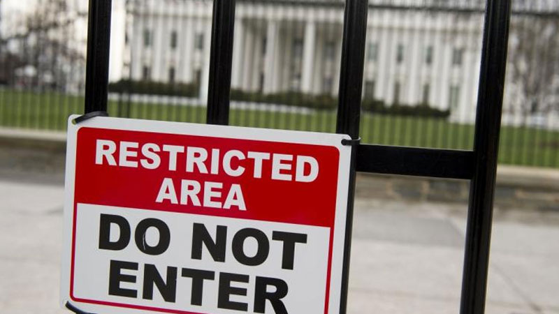 Bomb scare at White House, one man detained by secret force Bomb scare at White House, one man detained by secret force