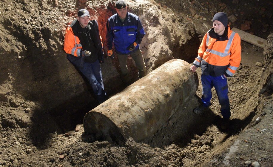 Germany: 50,000 face evacuation in Hannover over Second World War bombs Germany: 50,000 face evacuation in Hannover over Second World War bombs