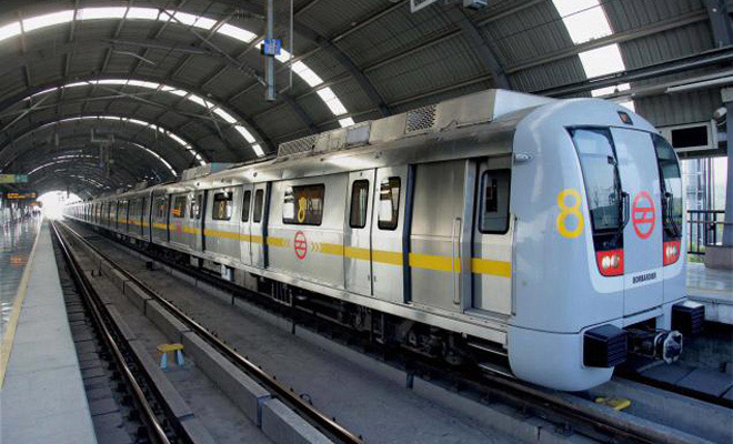 Technical glitch disrupts Delhi Metro Yellow line service Technical glitch disrupts Delhi Metro Yellow line service