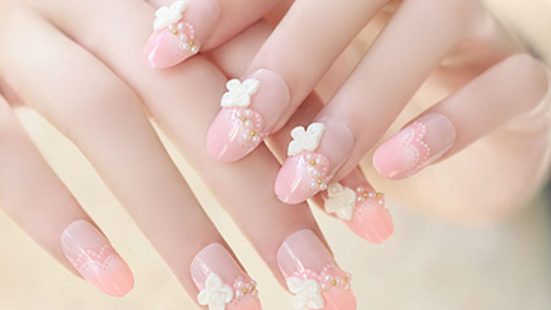 Nail your beach holiday look with right accessories Nail your beach holiday look with right accessories