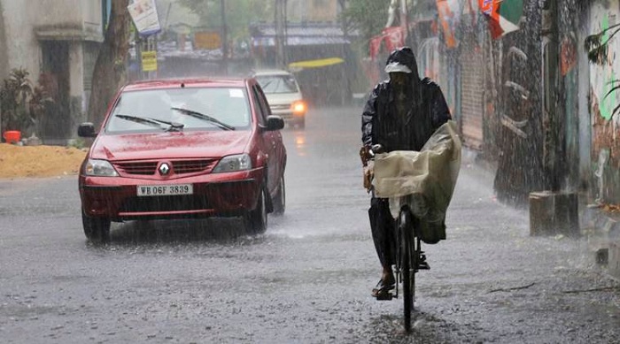 Heavy rains are expected in some parts of West Bengal by Tuesday or Wednesday with monsoon entering the state Heavy rains are expected in some parts of West Bengal by Tuesday or Wednesday with monsoon entering the state