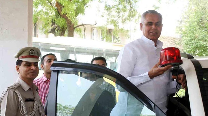 Himachal Pradesh Governor Acharya Devvrat on Wednesday led an event of yogic exercise Himachal Pradesh Governor Acharya Devvrat on Wednesday led an event of yogic exercise