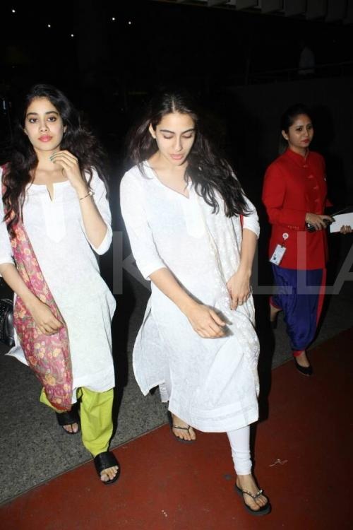 Sara Ali Khan and Jhanvi Kapoor are recently twinning together Sara Ali Khan and Jhanvi Kapoor are recently twinning together