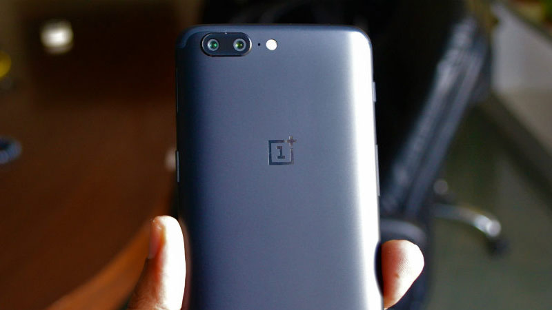 OnePlus 5 launched in India for Rs 32,999 OnePlus 5 launched in India for Rs 32,999