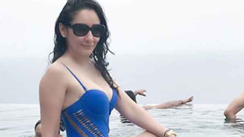 Stunning Manyata Dutt in Swimsuit Stunning Manyata Dutt in Swimsuit