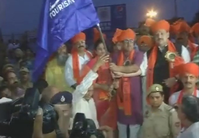 Amarnath Yatra 2017:First batch of 2,280 pilgrims leaves Jammu for Amarnath Amarnath Yatra 2017:First batch of 2,280 pilgrims leaves Jammu for Amarnath