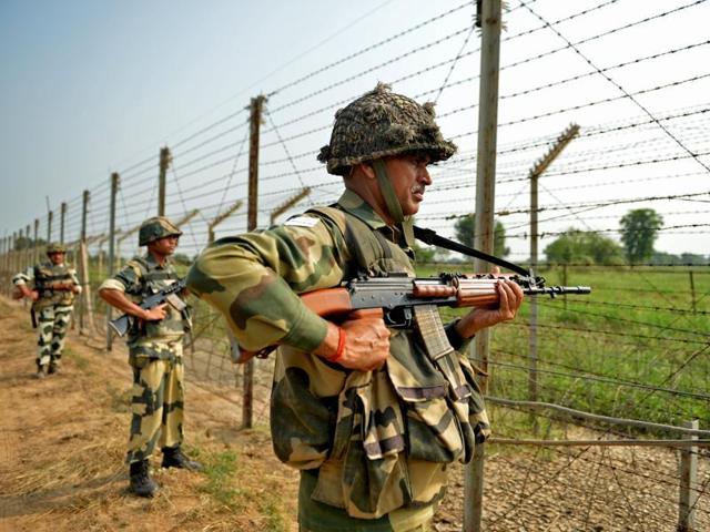 Jammu and Kashmir: Pakistan violates ceasefire onLine of Control in Poonch Jammu and Kashmir: Pakistan violates ceasefire onLine of Control in Poonch