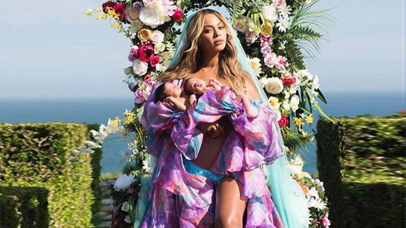 Beyonce Knowles introduces twins over social media Beyonce Knowles introduces twins over social media