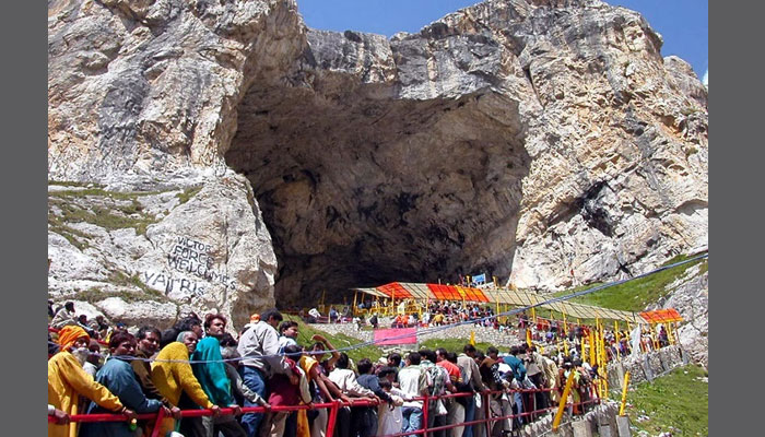 Kashmir cop arrested by SIT on suspicion of aiding Amarnath Yatra terror attack Kashmir cop arrested by SIT on suspicion of aiding Amarnath Yatra terror attack