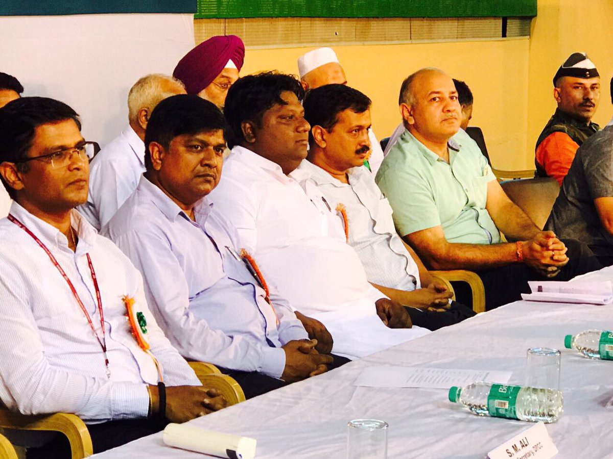 CM Arvind Kejriwal releases Rs 30,000 subsidy each for 6,000 e-rickshaw owners in Delhi CM Arvind Kejriwal releases Rs 30,000 subsidy each for 6,000 e-rickshaw owners in Delhi