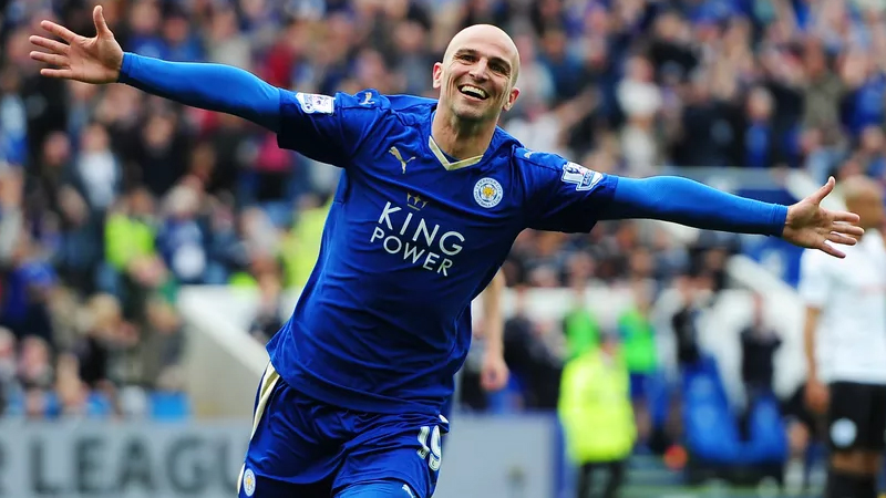 Argentine Cambiasso retires from football Argentine Cambiasso retires from football