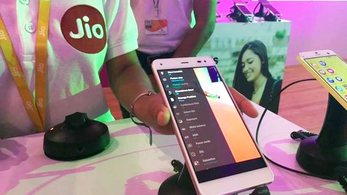 On Reliance Jio complaint, Trai suggests Rs 3050 crore fine on Bharti Airtel, Vodafone and Idea Cellular On Reliance Jio complaint, Trai suggests Rs 3050 crore fine on Bharti Airtel, Vodafone and Idea Cellular