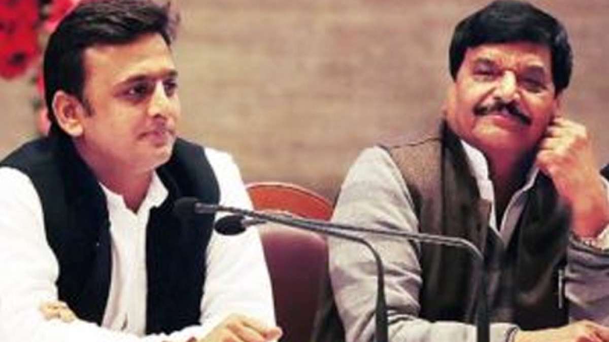 Caught on camera: Heated argument between Akhilesh Yadav and Shivpal Yadav Caught on camera: Heated argument between Akhilesh Yadav and Shivpal Yadav