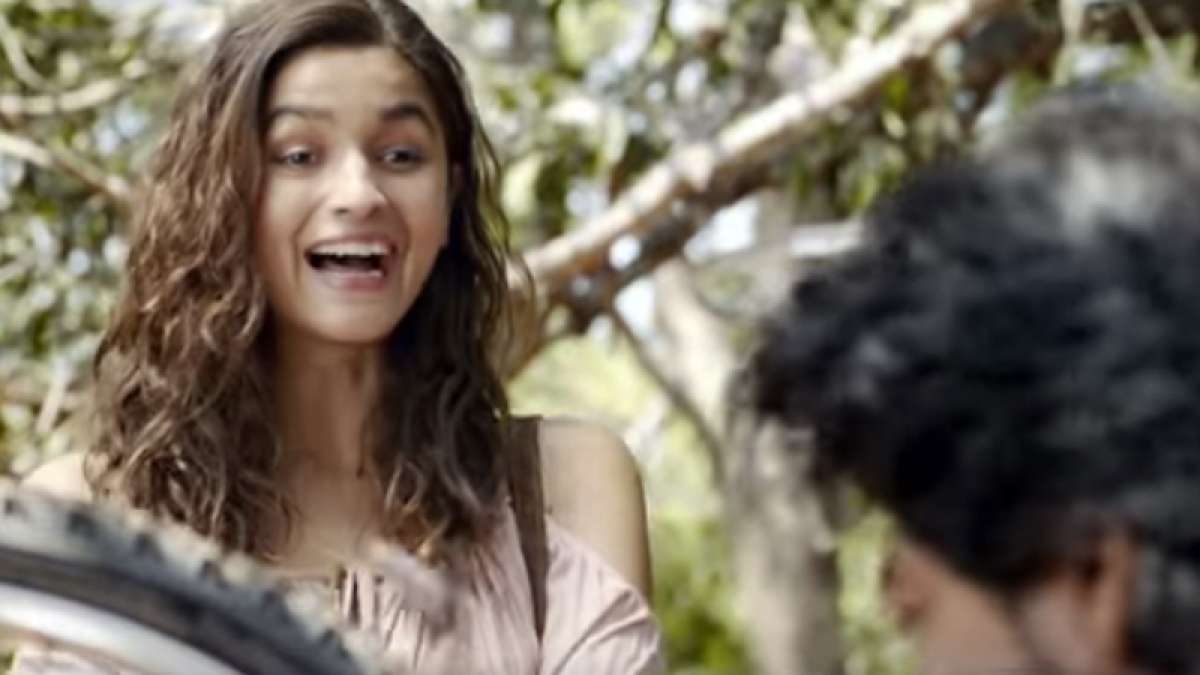 Alia Bhatt and her jokes annoy Shah Rukh Khan in Dear Zindagi second teaser Alia Bhatt and her jokes annoy Shah Rukh Khan in Dear Zindagi second teaser