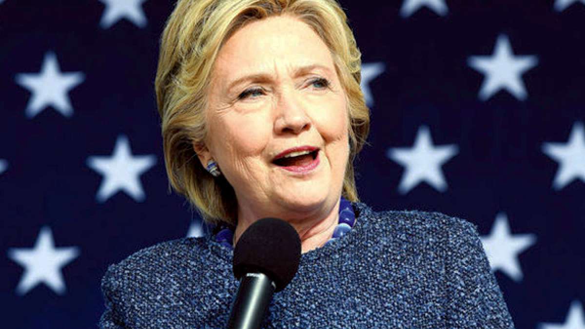 Big blow to Hillary Clinton as FBI reviews email scandal case, Trump cheers Big blow to Hillary Clinton as FBI reviews email scandal case, Trump cheers