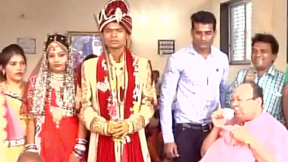 Couple in Surat ties knot Couple in Surat ties knot