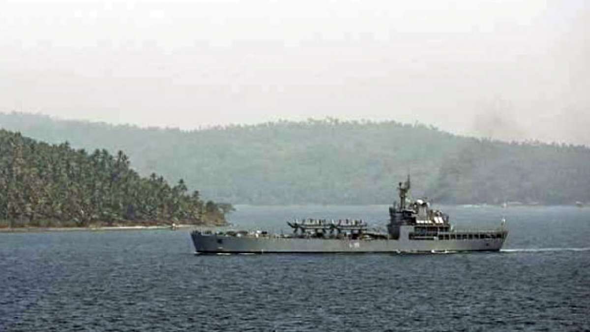 Navy to rescue stranded 800 tourists in Havelock Island Navy to rescue stranded 800 tourists in Havelock Island