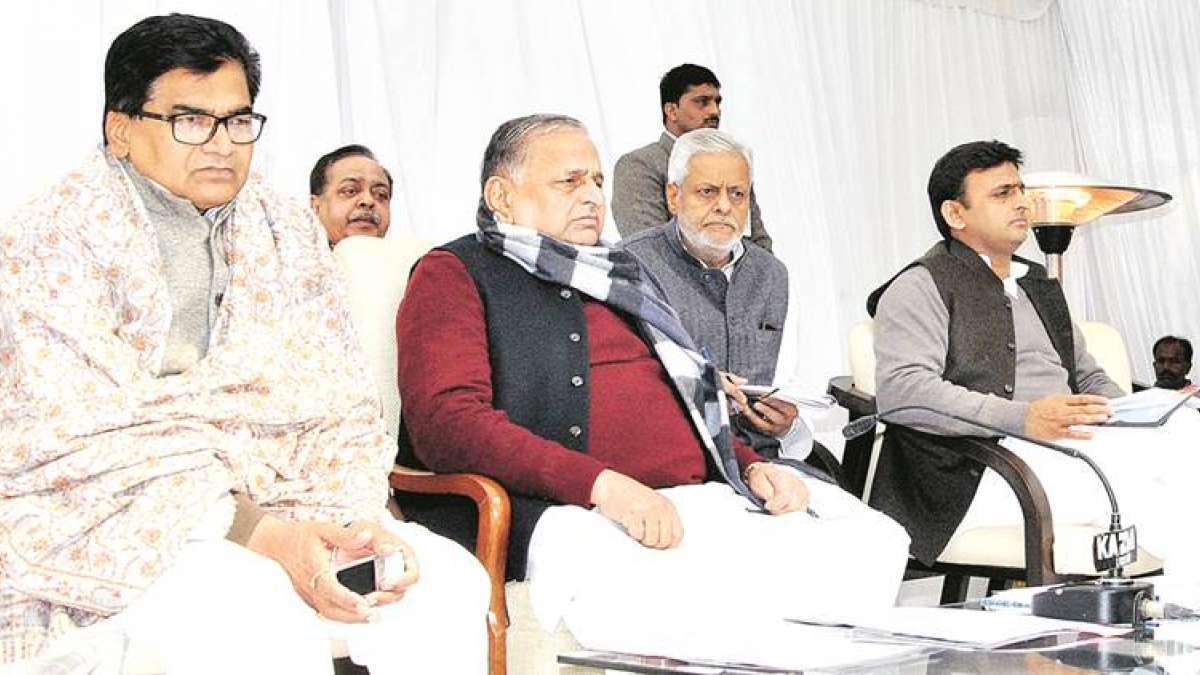UP Election 2017: Live updates on samajwadi party crisis in Uttar Pradesh UP Election 2017: Live updates on samajwadi party crisis in Uttar Pradesh