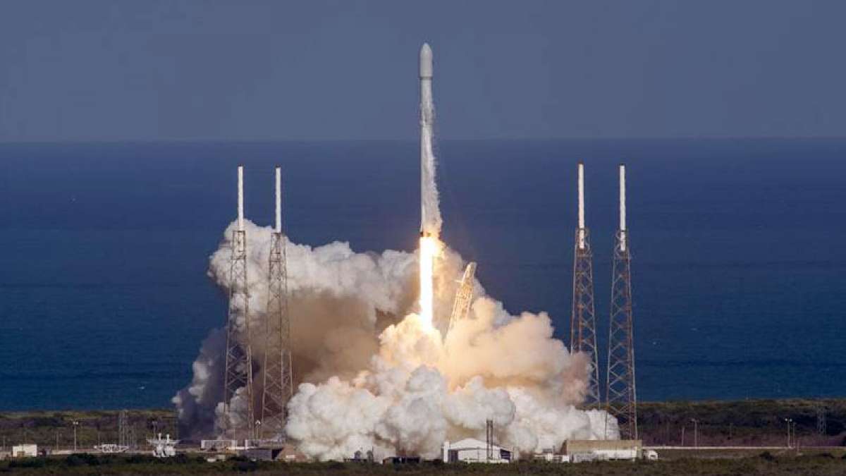Falcon 9 rocket launch at SpaceX Falcon 9 rocket launch at SpaceX