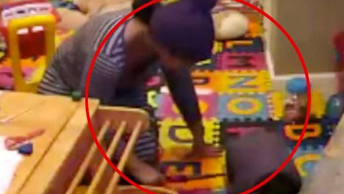 Caught on camera: Nanny burns two year old kid Caught on camera: Nanny burns two year old kid