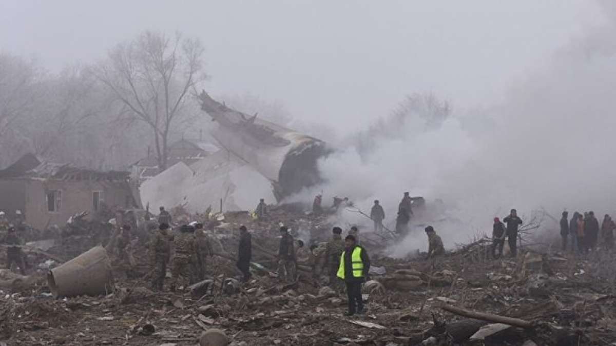 Turkish Airlines cargo plane crashes into homes Turkish Airlines cargo plane crashes into homes