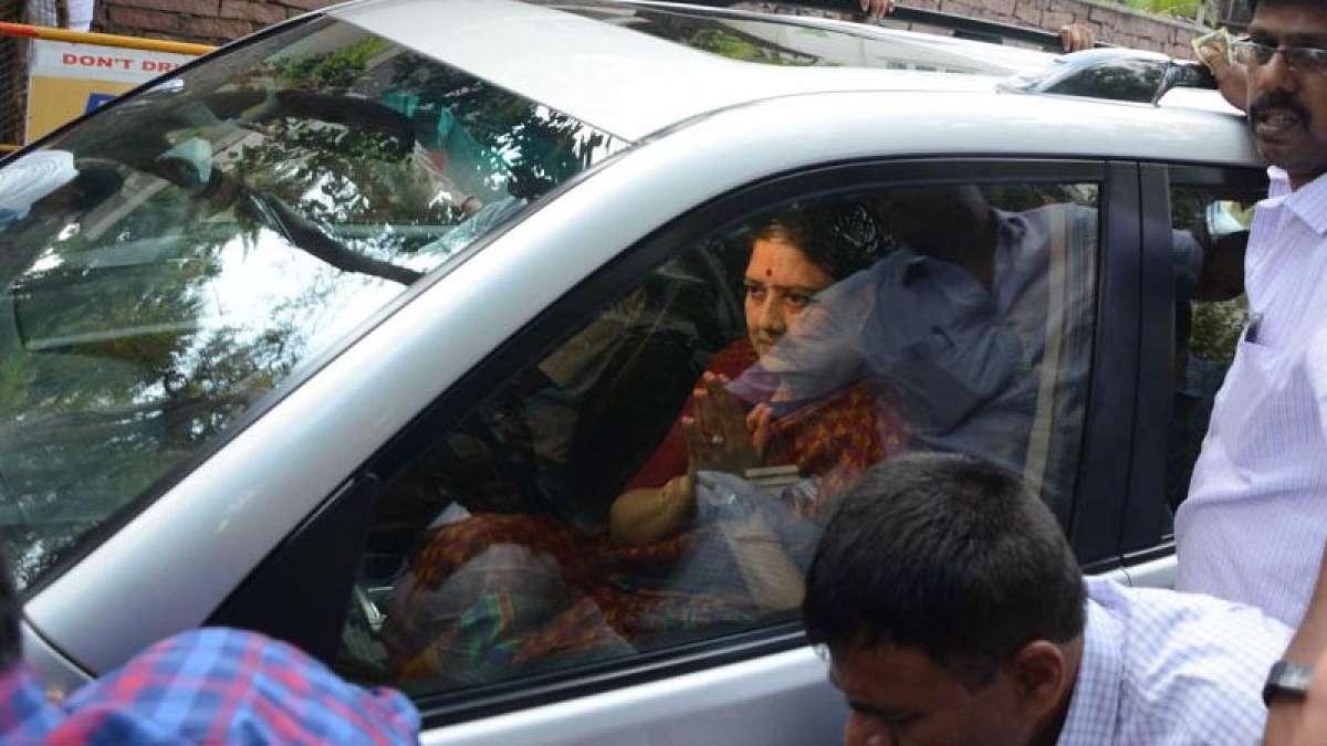 Sasikala Surrenders before a trial court in Bengaluru Sasikala Surrenders before a trial court in Bengaluru