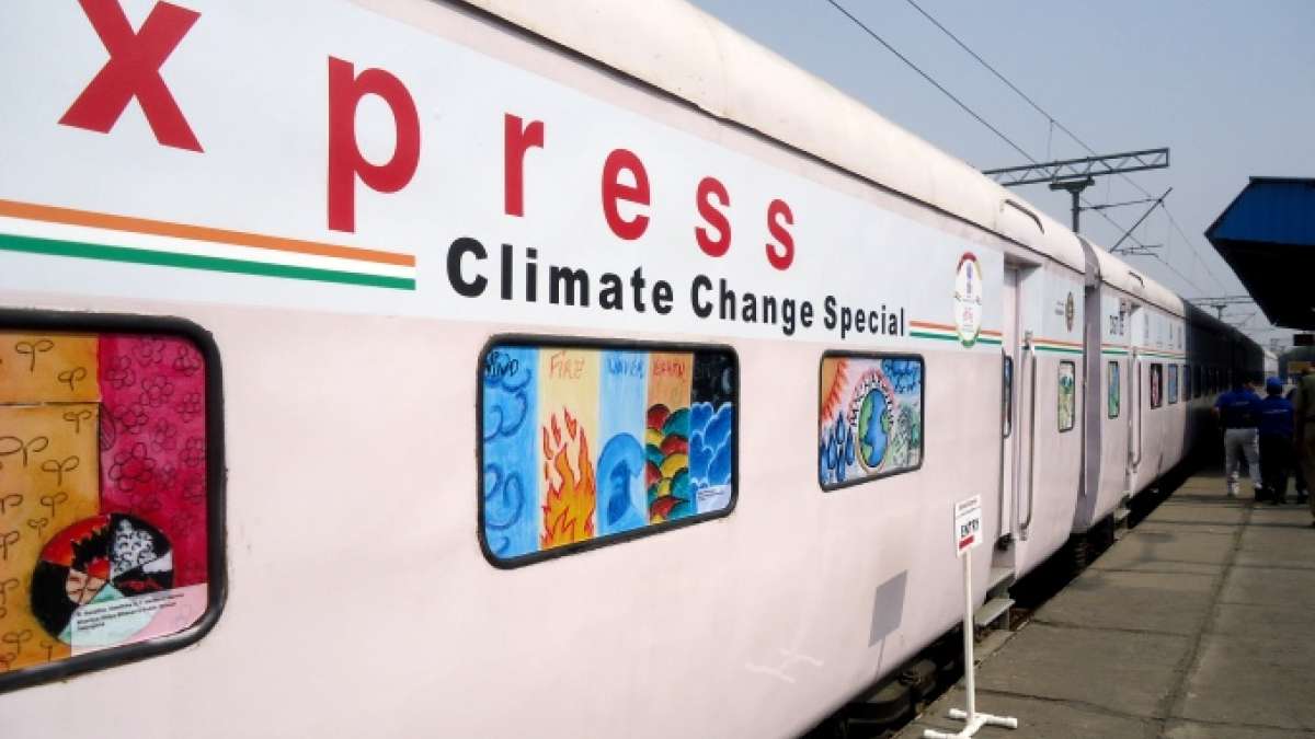 Science Express flagged off for climate change awareness Science Express flagged off for climate change awareness