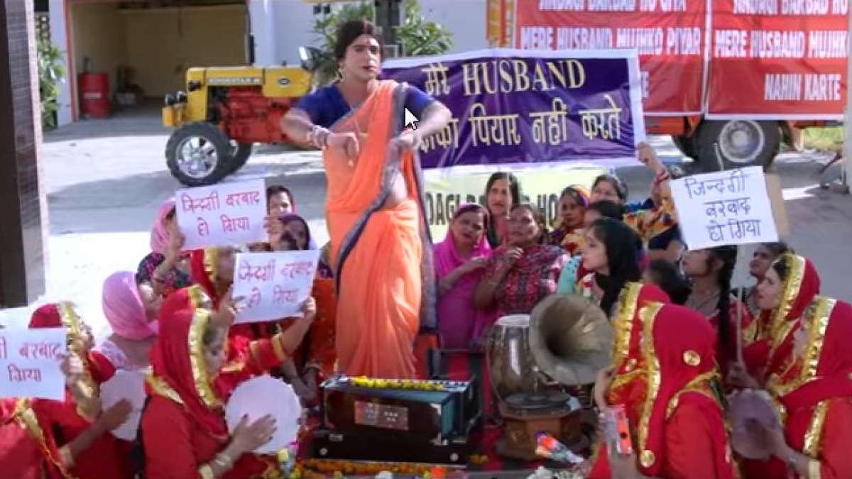 Watch: Sunil Grover aka Rinku Bhabhi song "Zindagi Barbaad Ho Giya" Watch: Sunil Grover aka Rinku Bhabhi song "Zindagi Barbaad Ho Giya"