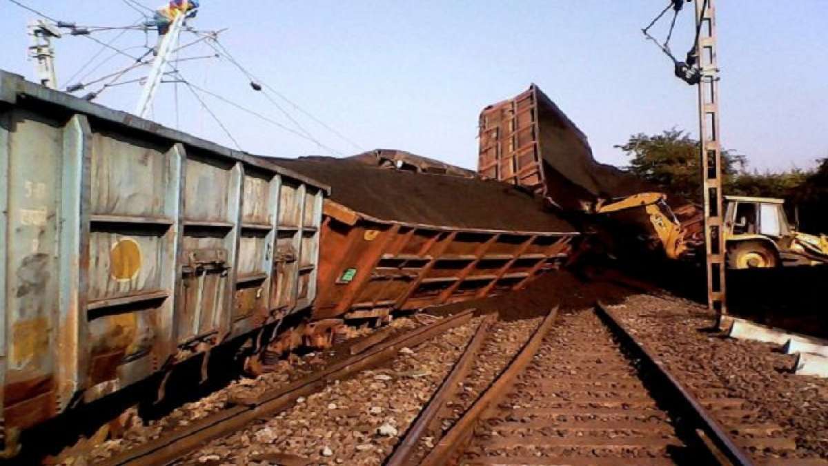 At least eight coaches and the engine of a goods train derailed in Maharashtra At least eight coaches and the engine of a goods train derailed in Maharashtra
