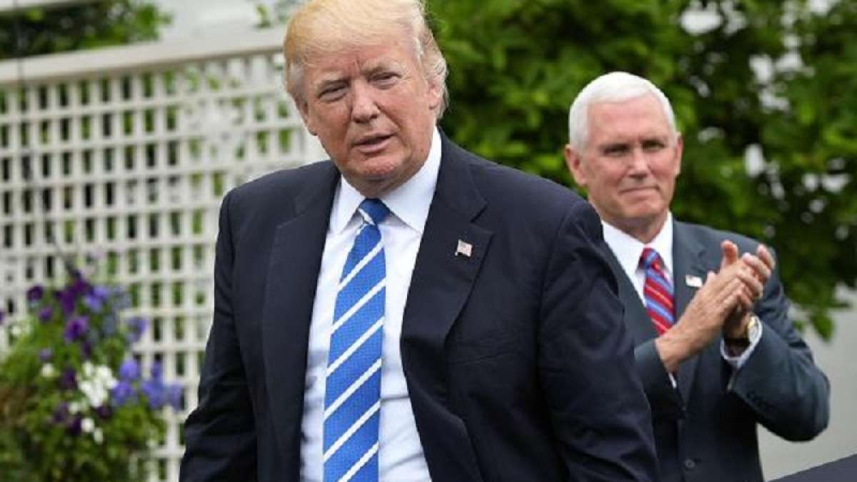 Donald Trump said that he was looking at breaking up the huge Wall Street banks Donald Trump said that he was looking at breaking up the huge Wall Street banks
