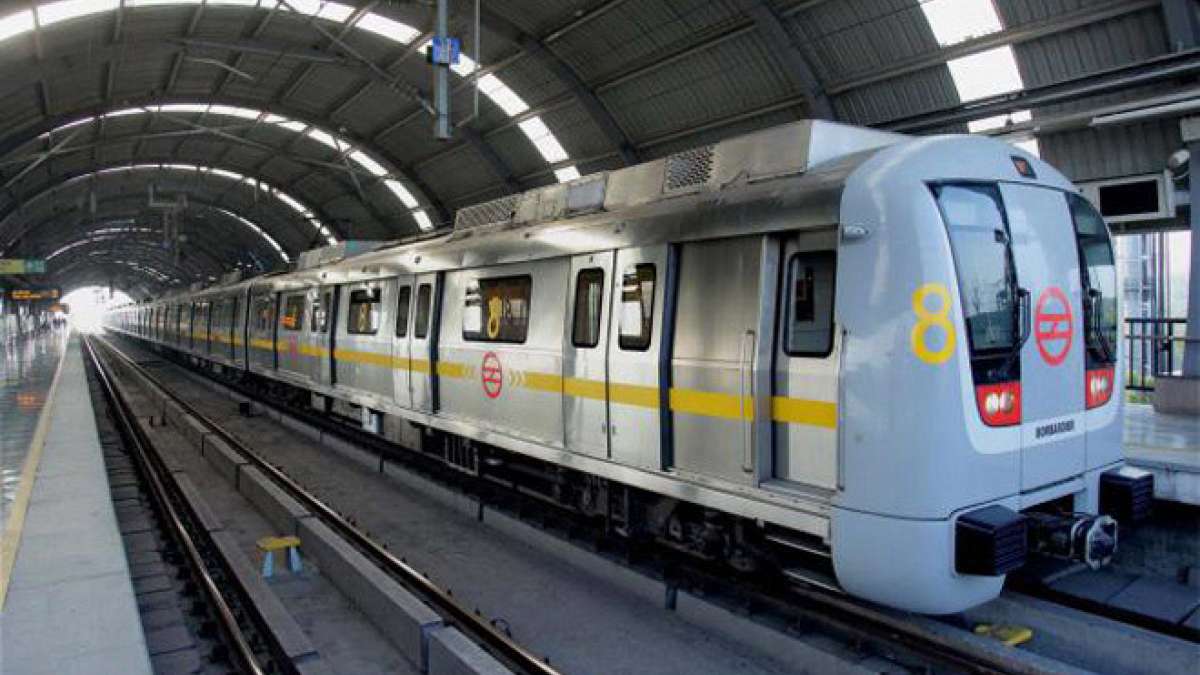 Technical glitch disrupts Delhi Metro Yellow line service Technical glitch disrupts Delhi Metro Yellow line service