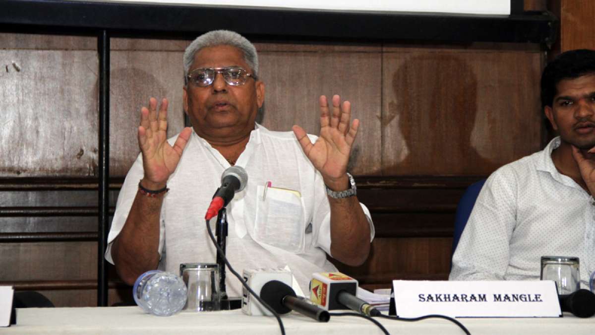 Sakharam Dattu Mangle, father of Victim Satish Mangle addressing media at Press Club of India on Saturday Sakharam Dattu Mangle, father of Victim Satish Mangle addressing media at Press Club of India on Saturday