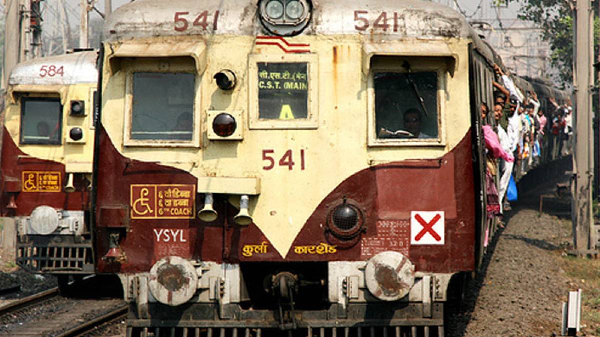 Man caught masturbating in Mumbai local Man caught masturbating in Mumbai local