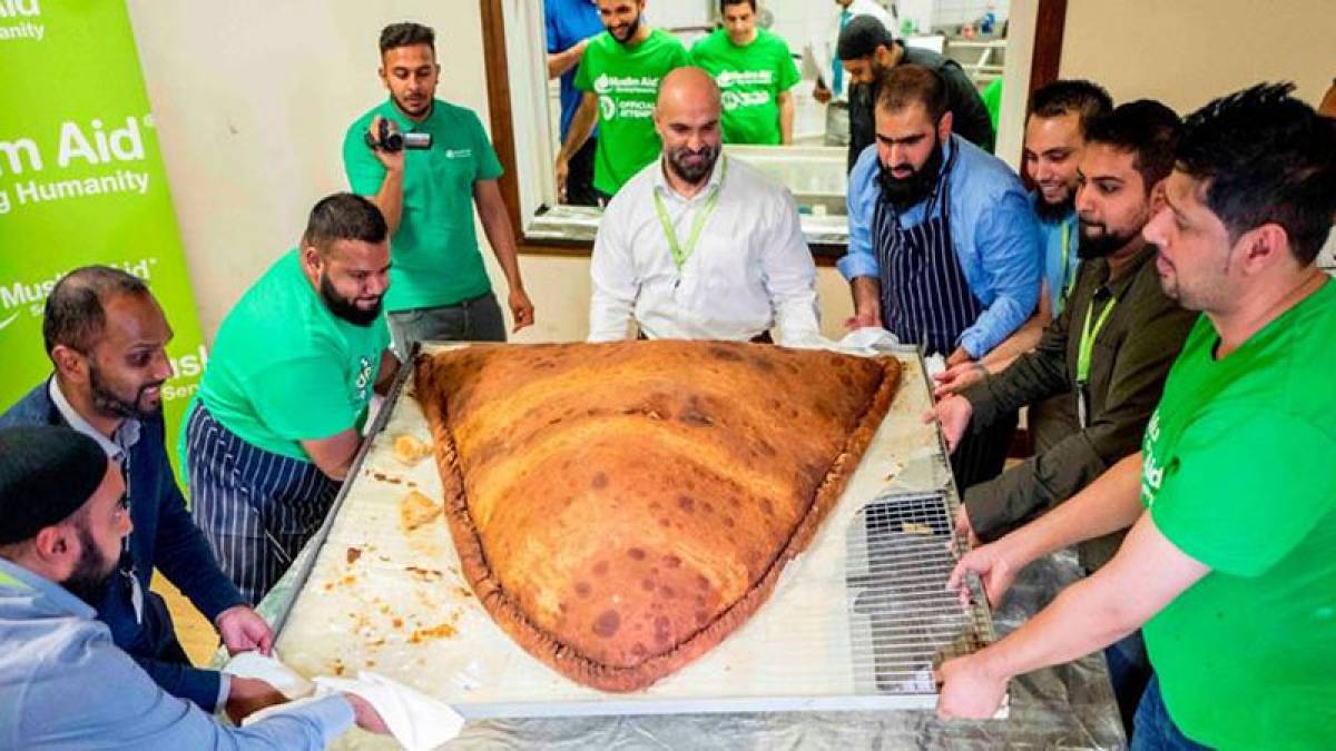 Biggest Samosa in the world Biggest Samosa in the world