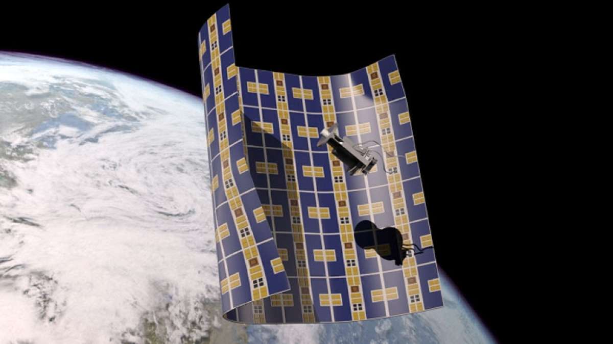 Super thin spacecraft to collect and destroy space junk Super thin spacecraft to collect and destroy space junk