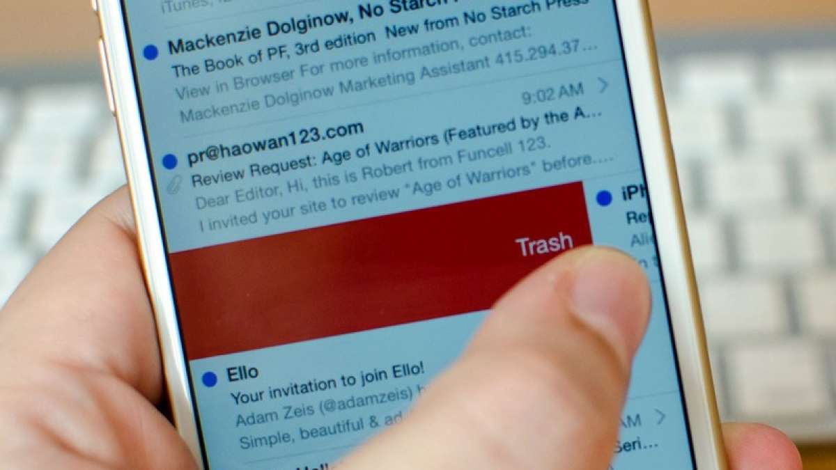 Swiping to archive is now different on Gmail Swiping to archive is now different on Gmail