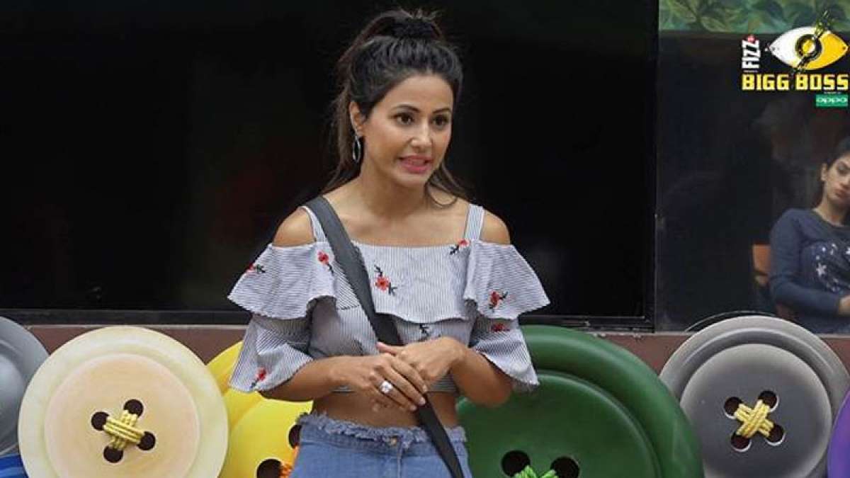 Bigg Boss 11: Hina Khan mocks Dhinchak Pooja, gets slammed on twitter Bigg Boss 11: Hina Khan mocks Dhinchak Pooja, gets slammed on twitter