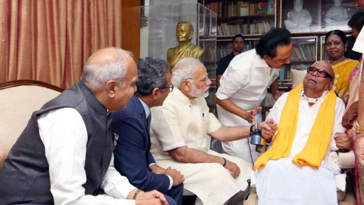 PM Narendra Modi meets Karunanidhi for first time in Chennai residence PM Narendra Modi meets Karunanidhi for first time in Chennai residence