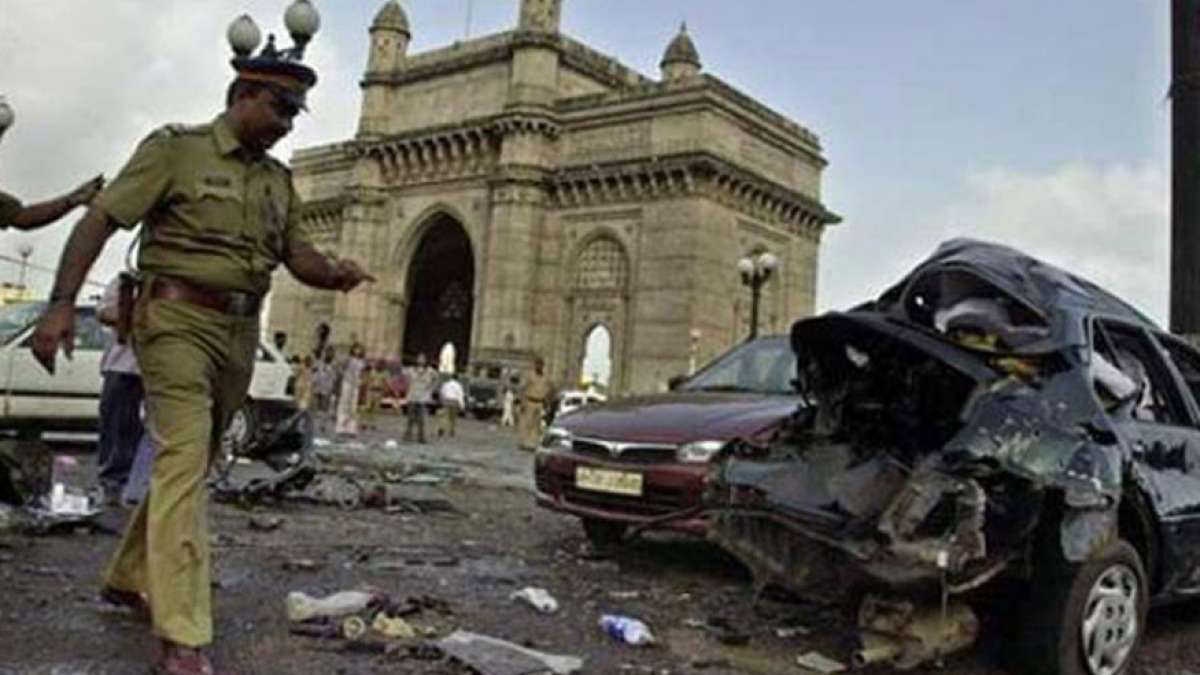 Supreme Court stays execution of death sentence of 1993 Mumbai blast convict Supreme Court stays execution of death sentence of 1993 Mumbai blast convict