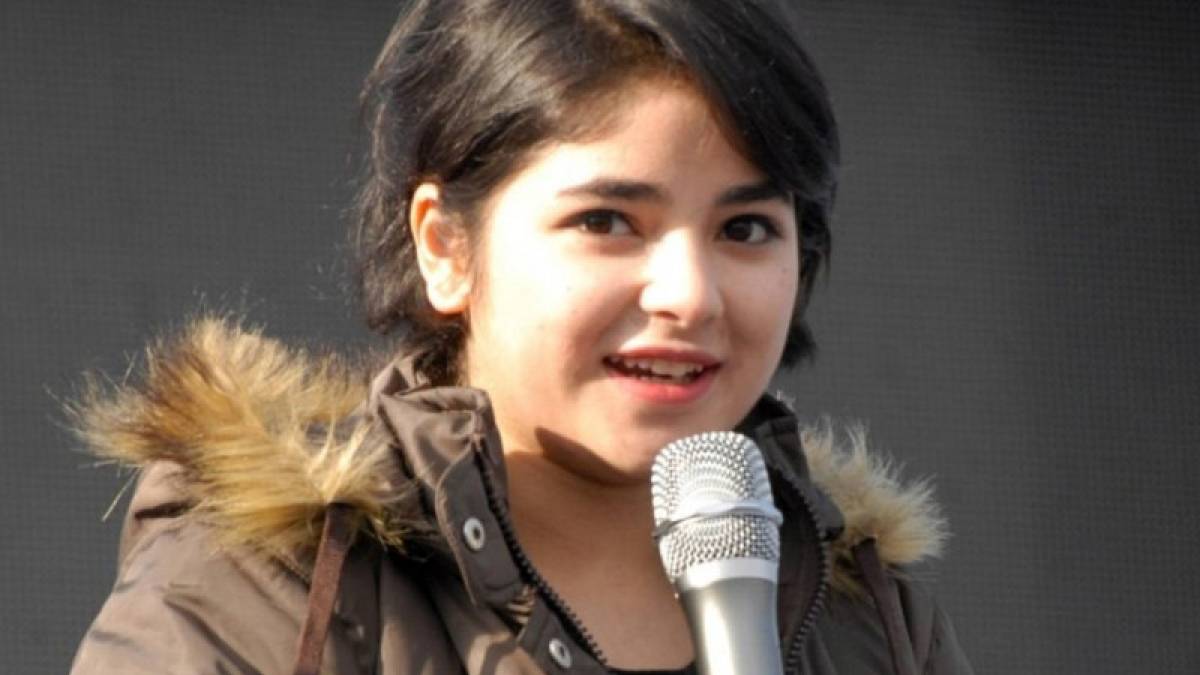 Women commissions urge Dangal girl Zaira Wasim to file police complaint Women commissions urge Dangal girl Zaira Wasim to file police complaint