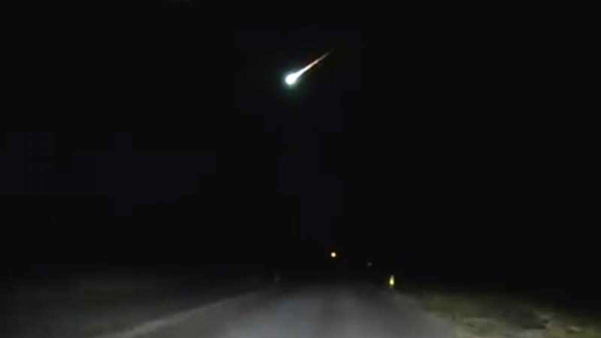 Police dashcam captures shooting fireball across New Jersey sky Police dashcam captures shooting fireball across New Jersey sky