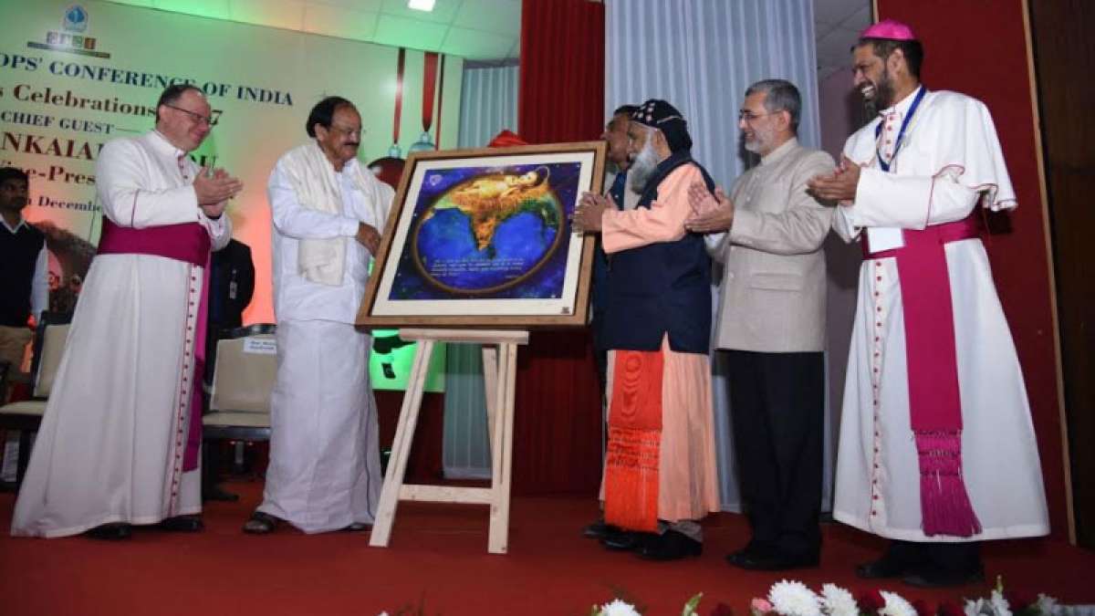 Venkaiah Naidu celebrates Christmas with CBCI Venkaiah Naidu celebrates Christmas with CBCI