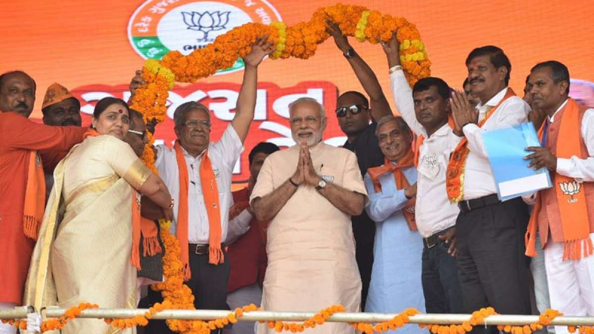 BJP retains Gujarat just barely, snatches Himachal from Congress BJP retains Gujarat just barely, snatches Himachal from Congress