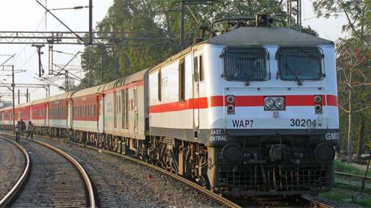15 trains cancelled due to Misty Wednesday morning in Delhi 15 trains cancelled due to Misty Wednesday morning in Delhi