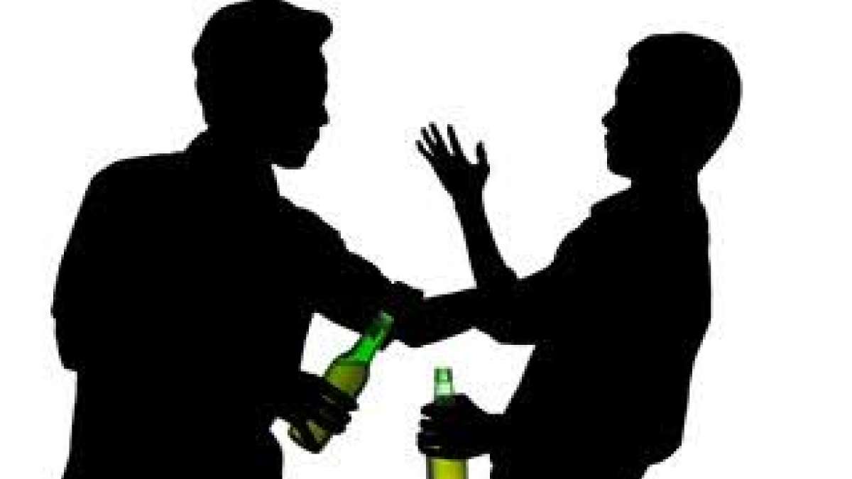 Drunken men more likely to check out 'unfriendly' women,says Study Drunken men more likely to check out 'unfriendly' women,says Study