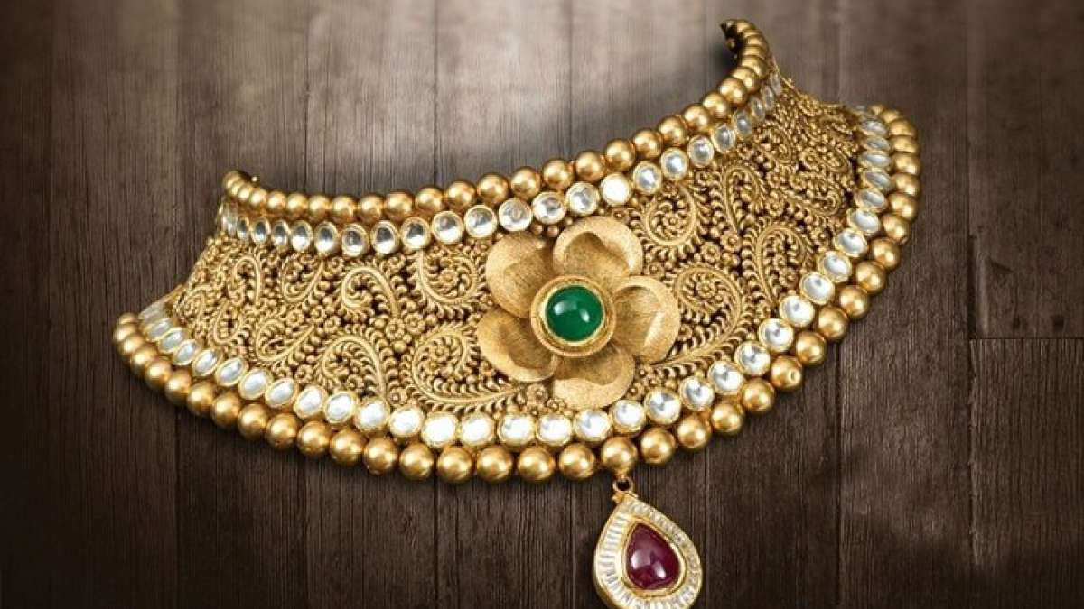 Tips: Jewellery to flaunt for this New Year's Eve Tips: Jewellery to flaunt for this New Year's Eve