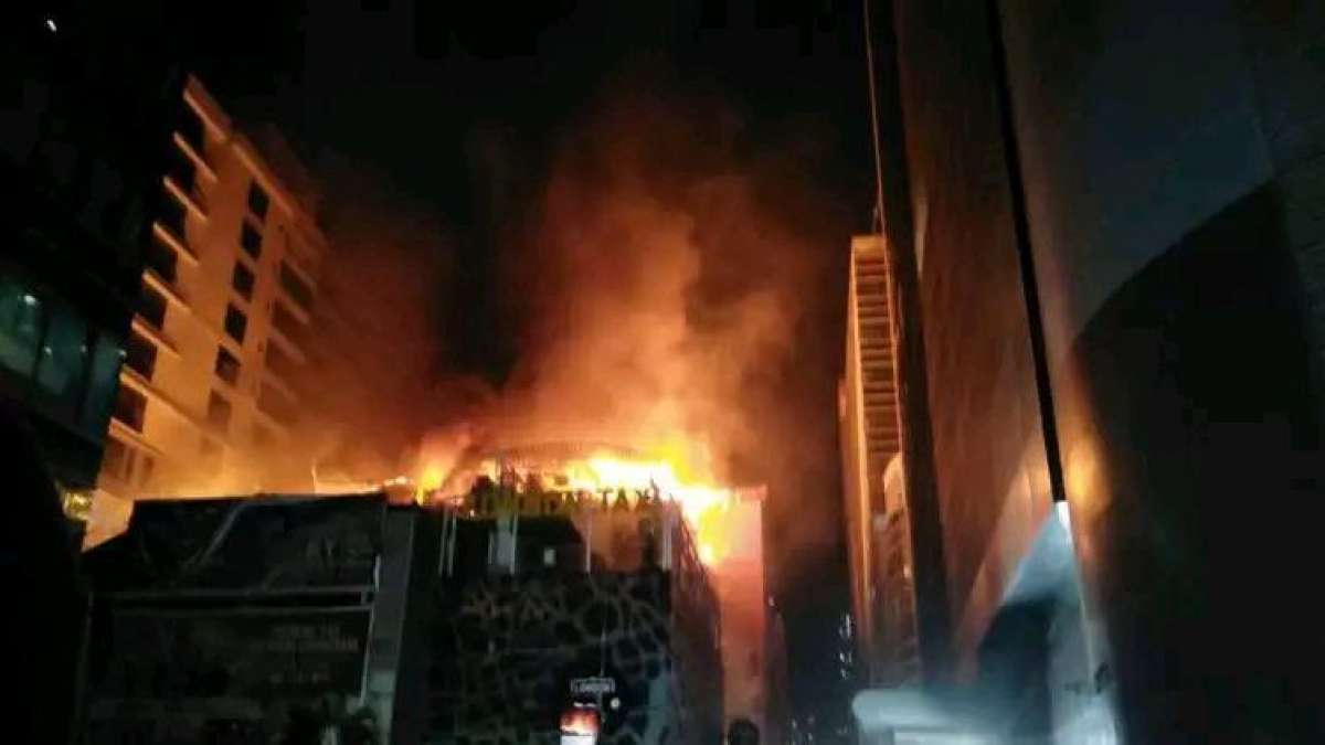 Mumbai: 14 dead in fire at Roof-Top Pub in Kamala Mills Mumbai: 14 dead in fire at Roof-Top Pub in Kamala Mills