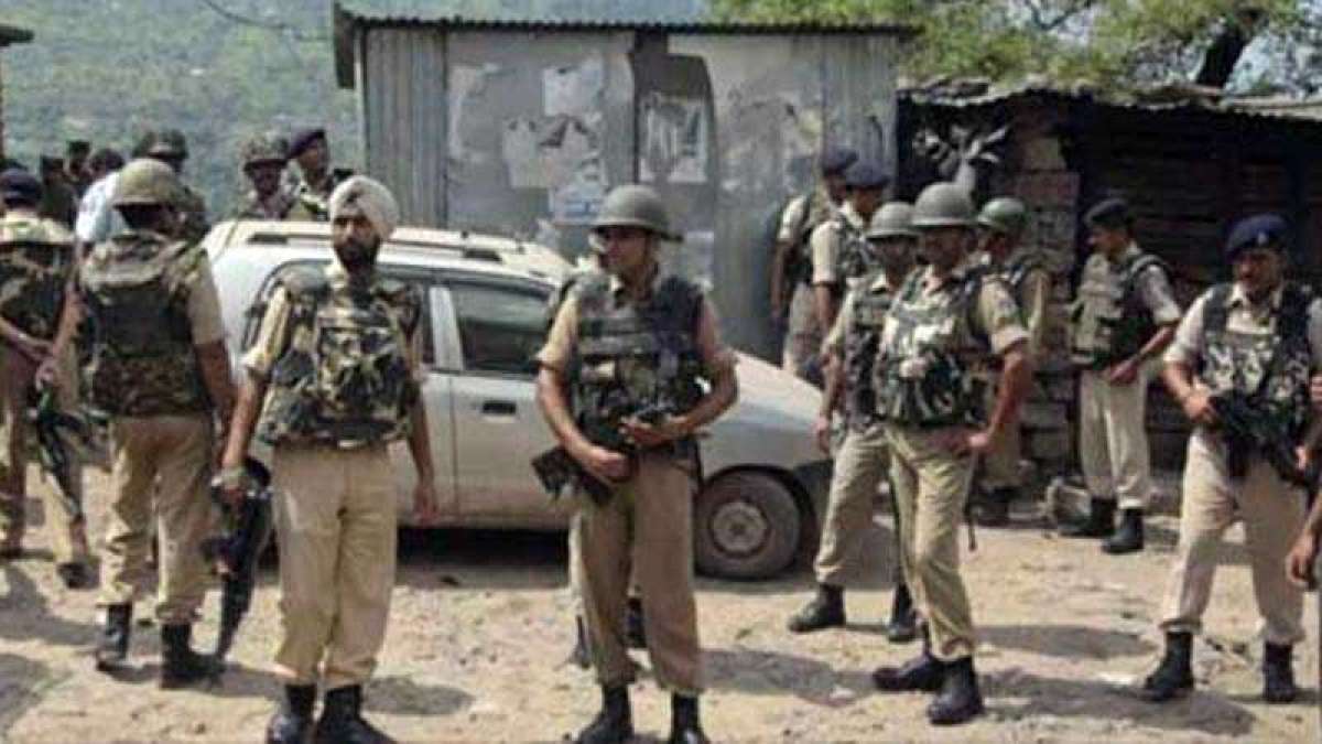 3 jawans injured as terrorist attack CRPF camp in Pulwama 3 jawans injured as terrorist attack CRPF camp in Pulwama