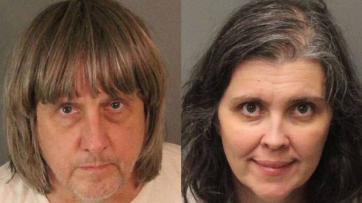 Police rescues 13 siblings chained in California house, parents charged Police rescues 13 siblings chained in California house, parents charged
