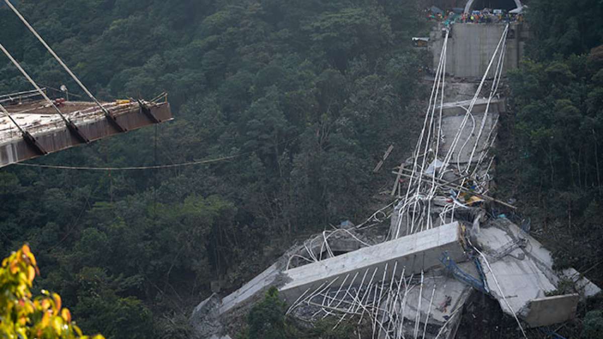 Bridge under construction collapse kills 10 in Central Colombia, several missing Bridge under construction collapse kills 10 in Central Colombia, several missing